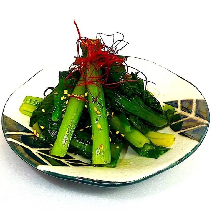 小松菜ナムル ３００ｇ 塩・ごま油味 こまつな 冷凍 歯ごたえが戻る （汁は捨てずにナムルに浸けたままにする） 手作りキムチ専門店 |  | 03