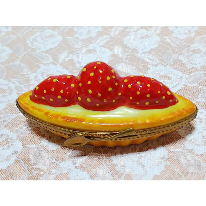 リモージュボックス　いちごのタルト　ミニチュア　ボンボニエール　フランス製　苺 リモージュボックス いちごのタルト ミニチュア ボンボニエール