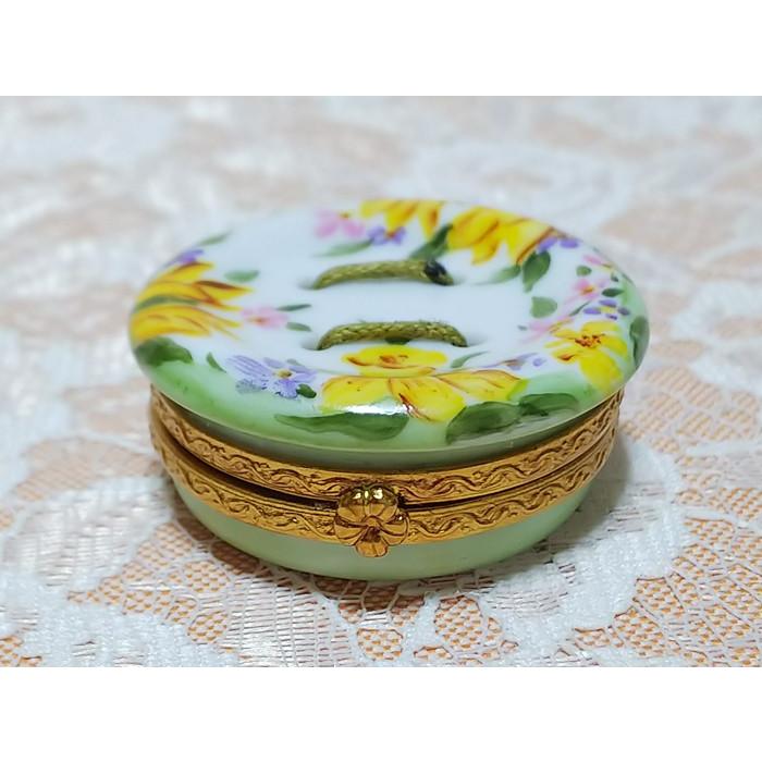 リモージュボックス 「ボタン（すいせん）」 ｜ Limoges Box フランス 