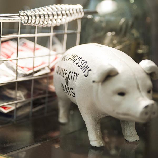 ブタ 貯金箱 アイアン製 Hams Standing Pig Bank 豚 動物 アニマル 鉄 インテリア オブジェ 可愛い おしゃれ Hspigbank 腕時計アクセサリーのシンシア 通販 Yahoo ショッピング