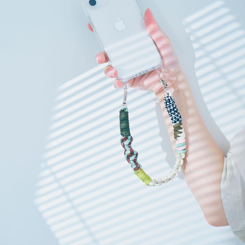 ハンドストラップ スマホ ソロモン編み込み マルチカラー ショートストラップ3 スマホ スマートフォン マカロニエッジ macaroni edge メール便OK | ブランド登録なし | 10