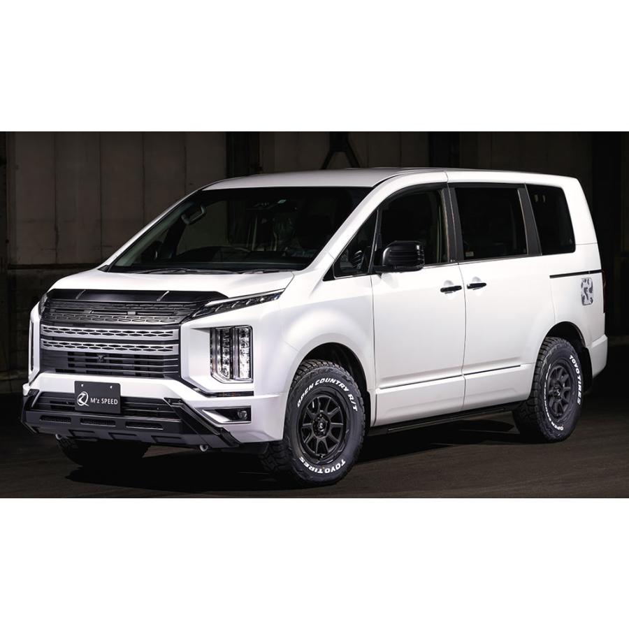 デリカ D:5 ドアミラーカバー シボ加工のつや消しブラック仕様