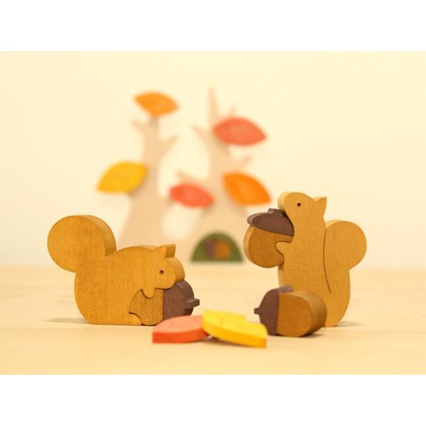 彩り歳時記11月　どんぐり拾い　リスとドングリ　紅葉狩り　歳時記置物　季節飾り　季節の置物 |  | 01