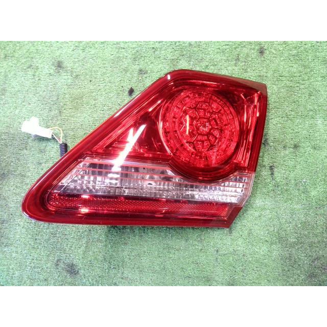 トヨタクラウンアスリートGRS200右側テールレンズ、左,右フィニッシャーパネル トヨタクラウンアスリートGRS200右側テールレンズ、左,右