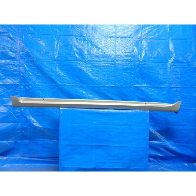 プリウスα41系前期 純正サイドステップ