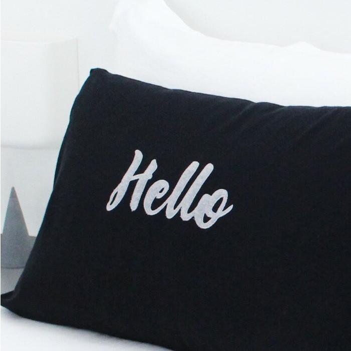 ピローカバー Hello パイル 刺繍 枕カバー : sisdesign MONOTONE ピローカバー Hello パイル 刺繍 枕カバー : sisdesign MONOTONE