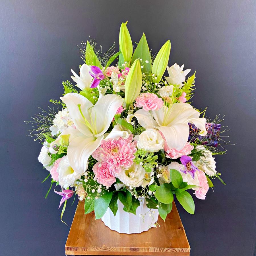 お供えアレンジメントM お悔やみ お彼岸 法事 法要 四十九日 お供花 送料無料の画像