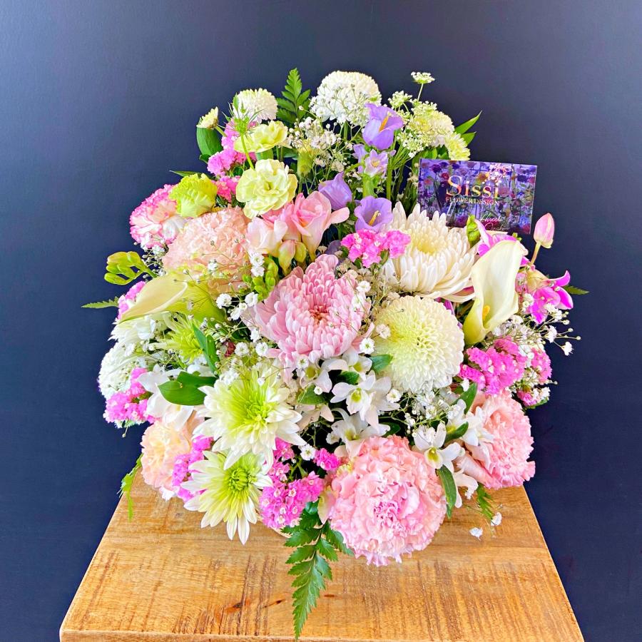 お供えアレンジメントM お悔やみ お彼岸 法事 法要 四十九日 お供花 送料無料の画像