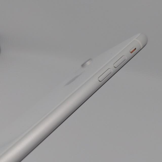 iPhone XR 利用制限〇 ドコモ版SIMフリー 64GB 本体 MT032J/A ホワイト 
