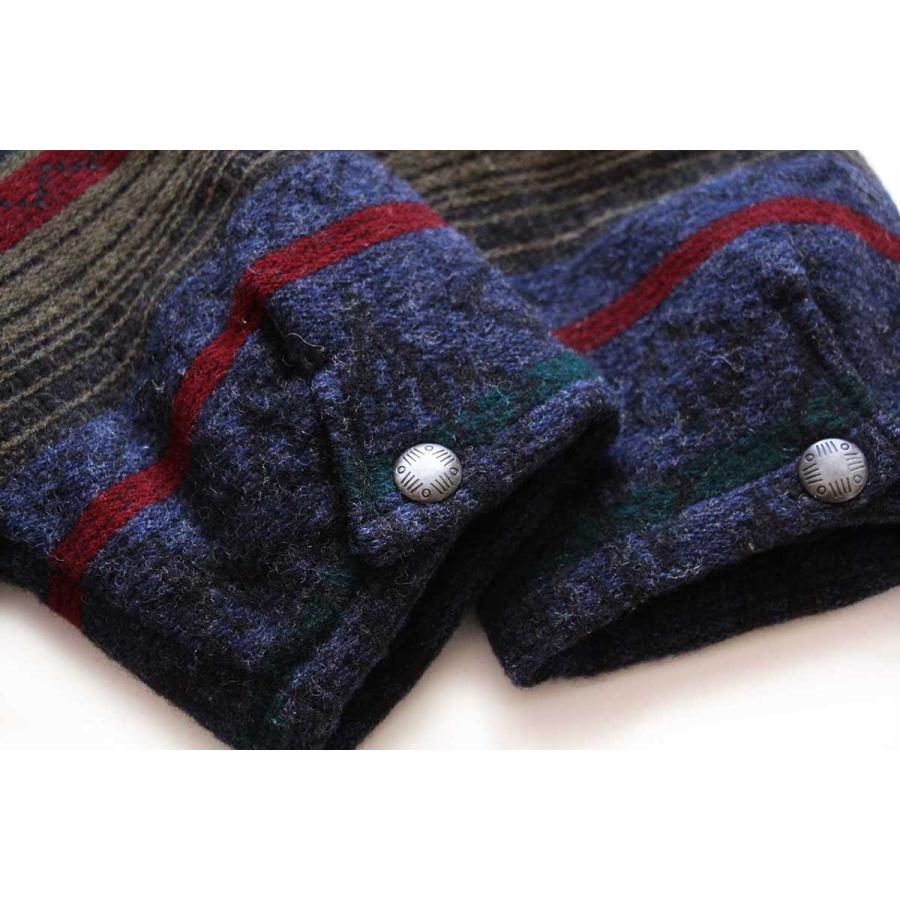 WOOLRICH（ウールリッチ） 90s USA製 フォークロア柄 コンチョボタン