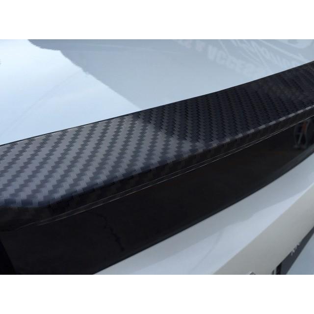 50プリウス前期 リアゲートガーニッシュ(ブラックカーボン調