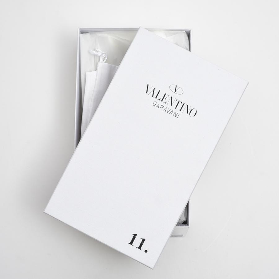 VALENTINO VALENTINOスタッズ アンタイトルド スニーカー VALENTINO VALENTINOスタッズ アンタイトルド スニーカー