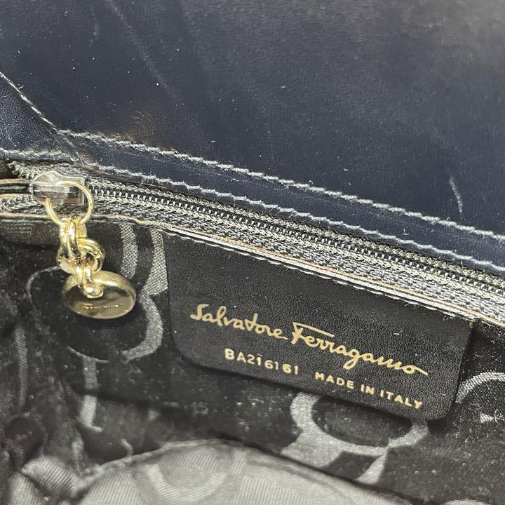 Salvatore Ferragamo サルヴァトーレ・フェラガモ ヴァラリボン