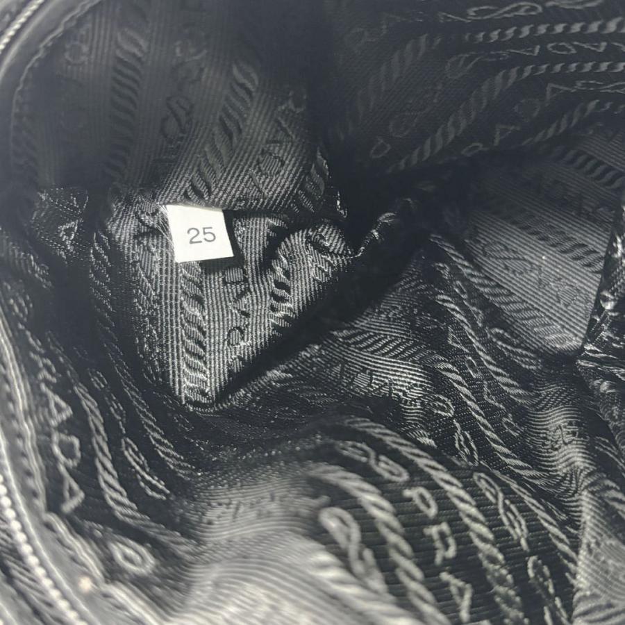 PRADA（プラダ） 斜めがけショルダーバッグ マチ無し テスートナイロン