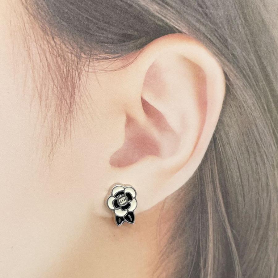 CHANEL　シャネル　ピアス　ロゴ　カメリア CHANEL シャネル ピアス ココマーク カメリア 05P シルバー