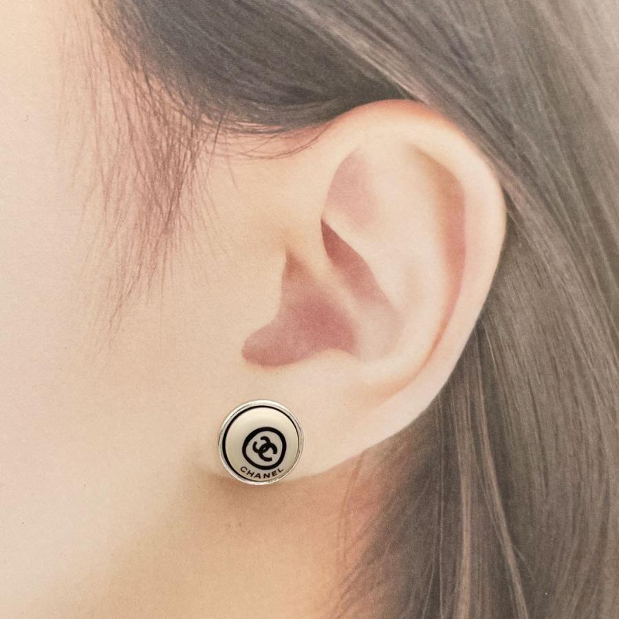 b*n様 CHANEL シャネル ココマーク ピアス ラウンド CHANEL（シャネル） ラウンドピアス ココマーク 手書き風 ベージュ