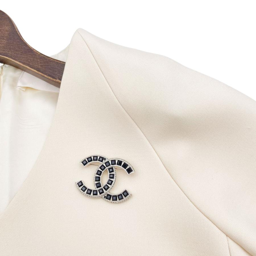CHANEL（シャネル） ブローチ ココマーク ブラックストーン ライン