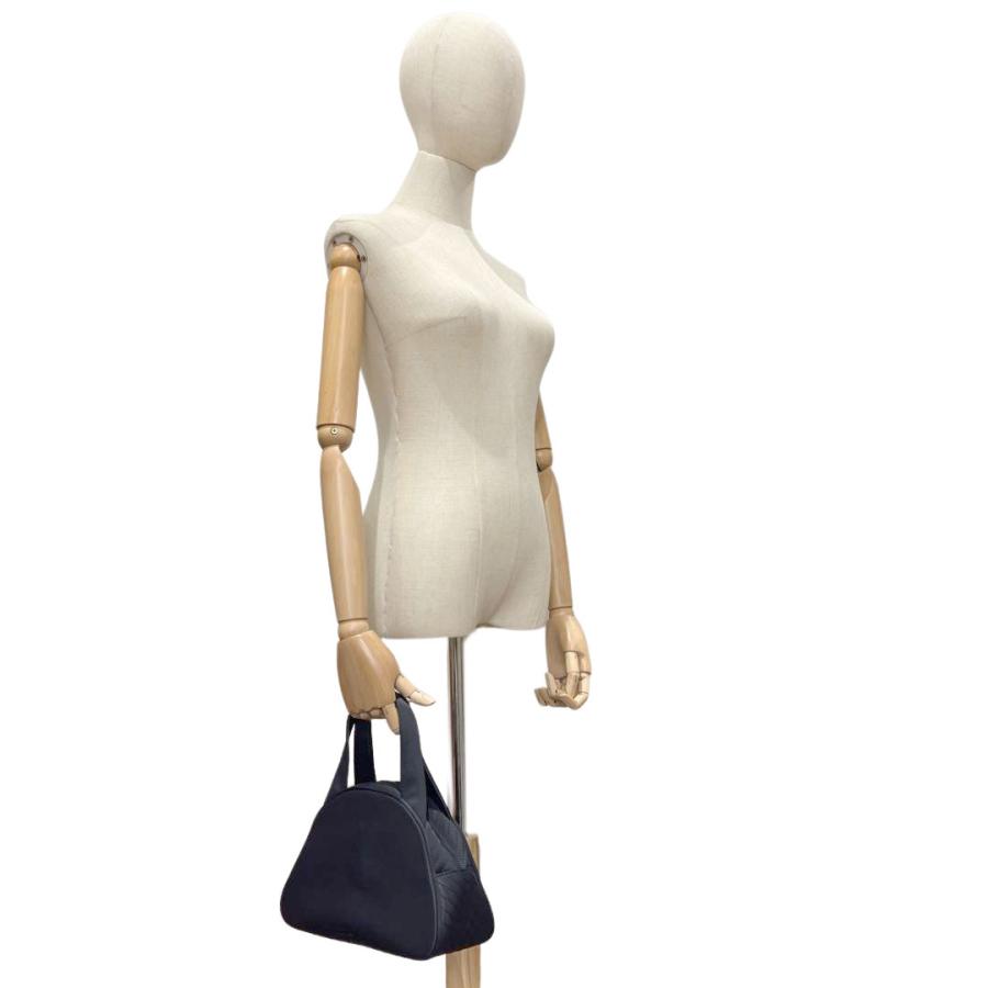 正規品 Yves Saint Laurent イヴサンローラン　ミニバッグ Yves Saint Laurent（イヴ・サンローラン） ミニハンドバッグ エンボス