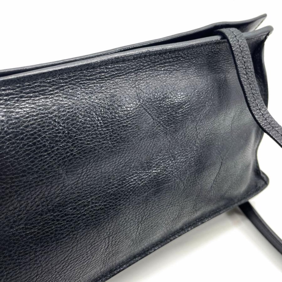 PRADA ブラックレザー　ショルダーバッグ PRADA（プラダ） ショルダーバッグ エティケット レザー/スタッズ