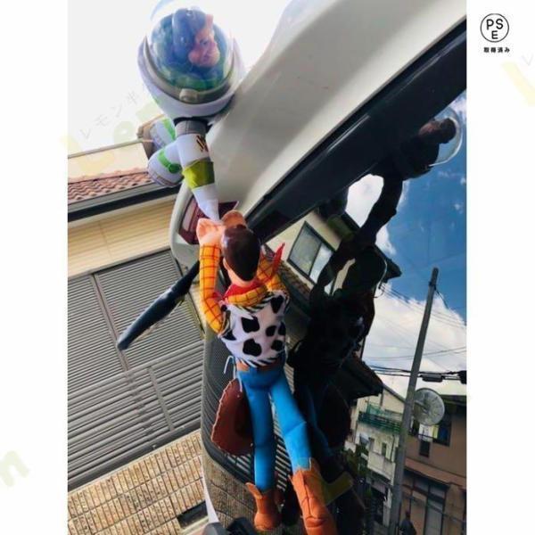 新品！トイストーリー ウッディ バズ 車ぶら下がり人形！ヘルメット