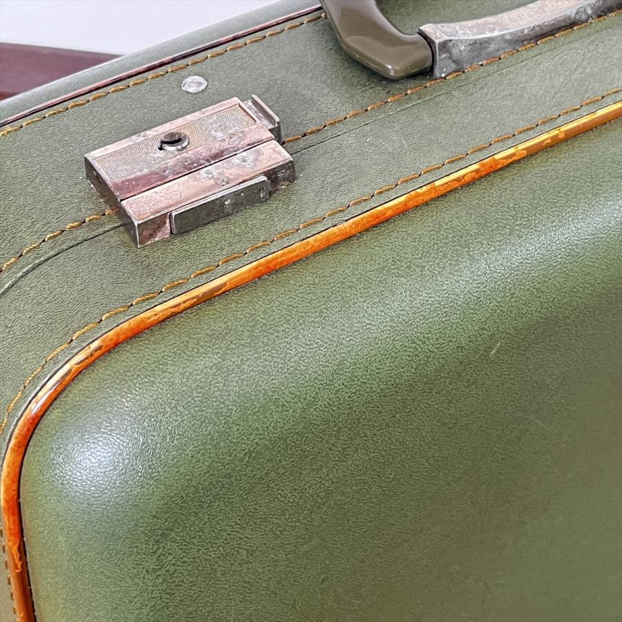 イタリア製　ヴィンテージ　革　キャリーバッグ　スーツケース イタリア製 ヴィンテージ 革 キャリーバッグ スーツケース