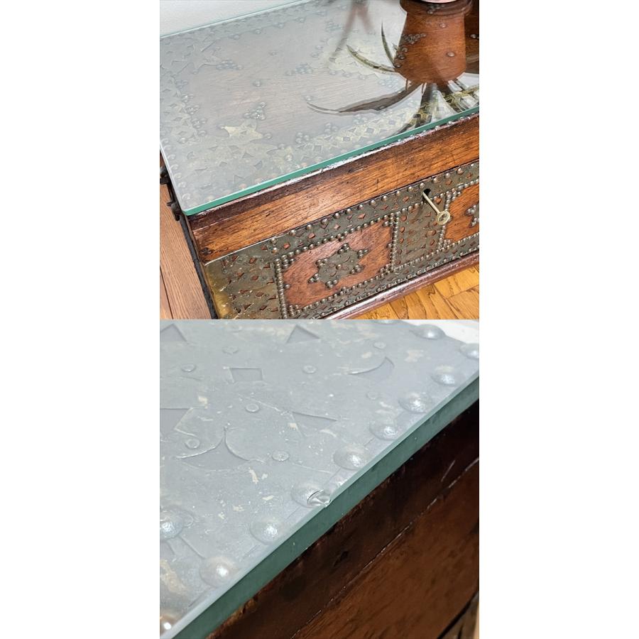 アンティーク アフリカ ザンジバルチェスト チーク材 鋲打 真鍮装飾