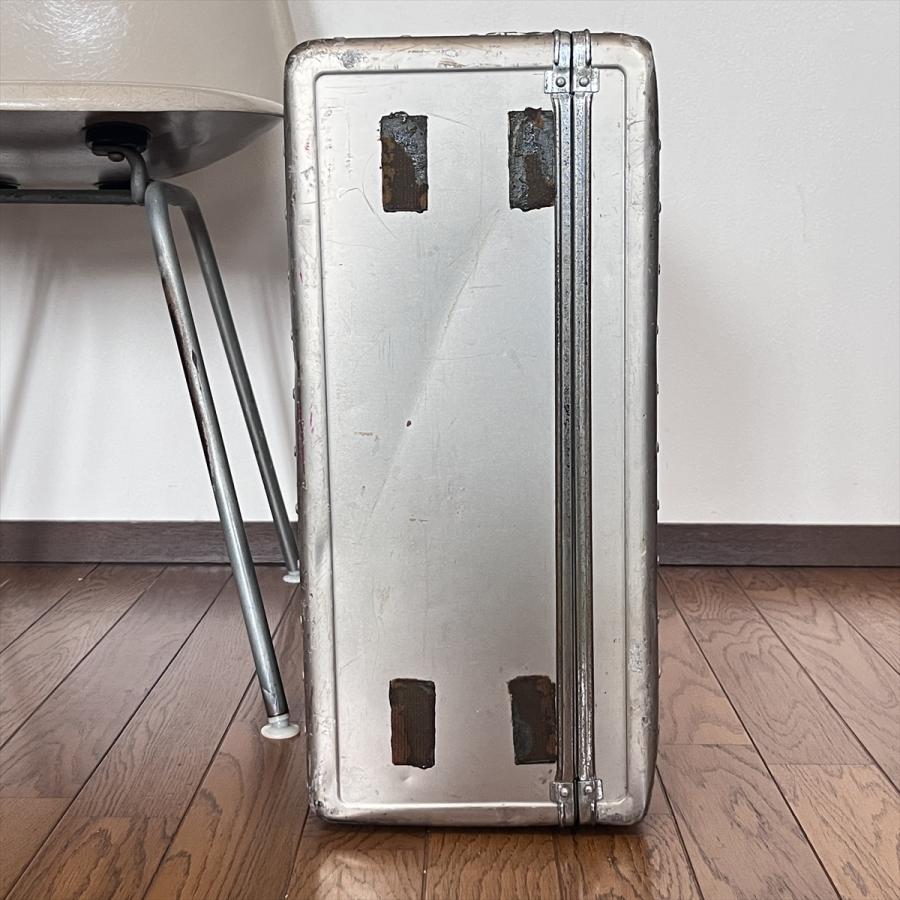 ヴィンテージ 昭和レトロ アルミトランク スーツケース カギ無 : SK