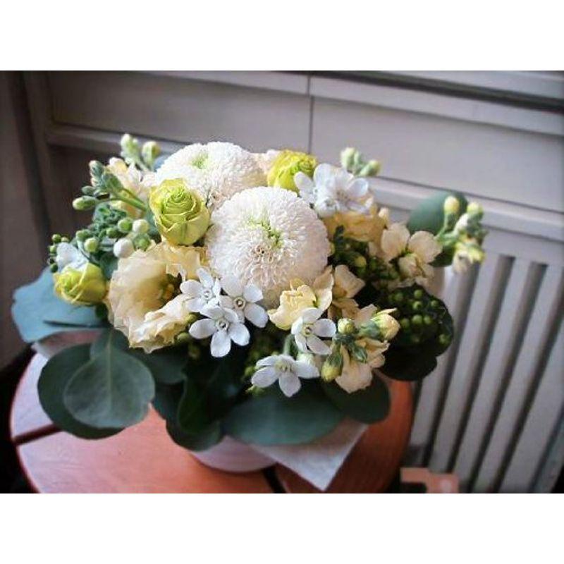 100 品質保証 パリスタイルの花屋 ピンポンマムのお供えアレンジメント 七回忌 三回忌 一周忌 四十九日 お悔やみ 法事花 生花