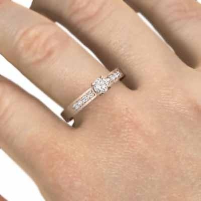 素敵な スカイベルピンクゴールドk18 リング 結婚指輪 にも 1粒石 4月