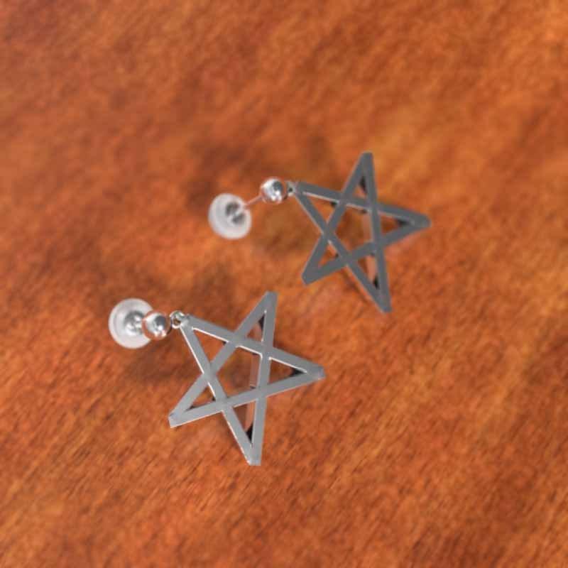 スター ピアス 中サイズ k18ホワイトゴールド シンプルの画像