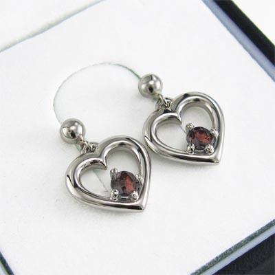 Pt900 ガーネット 一粒石 ジュエリーピアス 1月の誕生石 ハートの画像