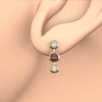 7月の誕生石 ルビー K18 ジュエリーピアス スリーストーンの画像