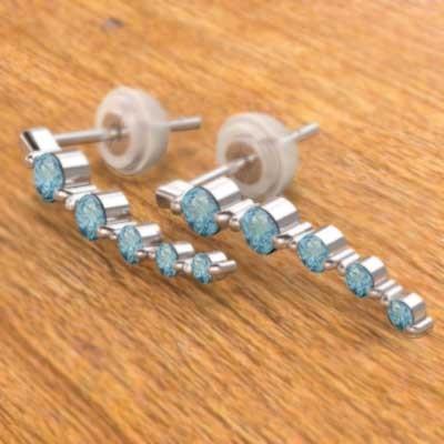 k18イエローゴールド ブルートパーズ ジュエリーピアス ファイブストーン 11月誕生石の画像