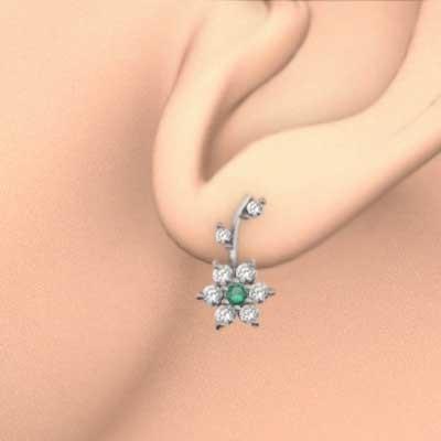 5月誕生石 ピアス 18金ホワイトゴールド フラワー 天然ダイヤモンド エメラルドの画像