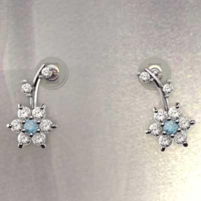 ジュエリーピアス 天然ダイヤモンド 18金イエローゴールド フラワー 11月の誕生石 ブルートパーズ(青)の画像