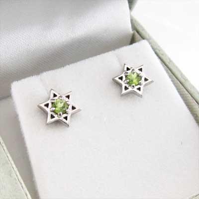 スター 8月の誕生石 k18ホワイトゴールド ペリドット 一粒石 ジュエリーピアス 六芒星の画像