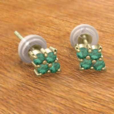 5月の誕生石 k18イエローゴールド ピアス エメラルドの画像