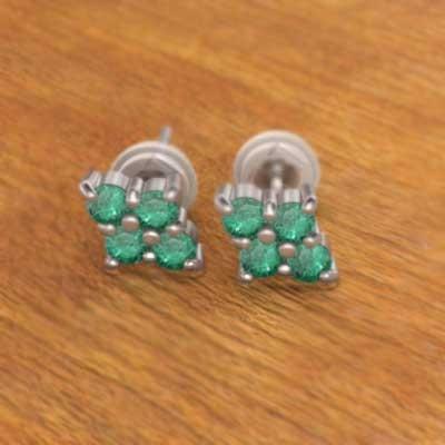 エメラルド k18ホワイトゴールド ジュエリーピアス 5月の誕生石の画像