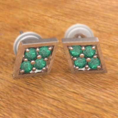 ピアス Pt900 5月の誕生石 エメラルドの画像