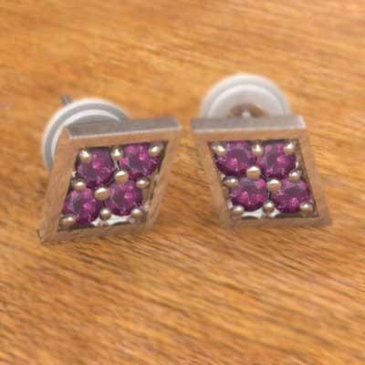 ピアス Pt900 7月の誕生石 ルビーの画像
