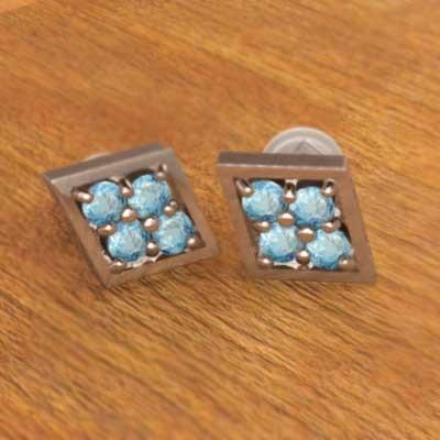 k18ピンクゴールド ブルートパーズ ジュエリーピアス 11月誕生石の画像