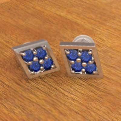 18金ホワイトゴールド 9月誕生石 ピアス サファイヤの画像
