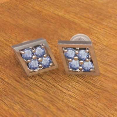 ジュエリーピアス 12月の誕生石 タンザナイト k18ホワイトゴールドの画像