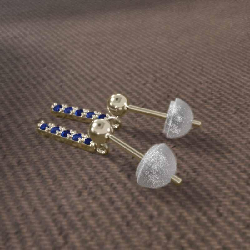 9月の誕生石 18金イエローゴールド ジュエリーピアス プレート サファイア(青) ファイブストーン 中サイズの画像