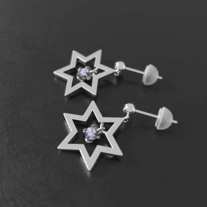 ジュエリーピアス タンザナイト 12月誕生石 中サイズ スター 一粒石 六芒星 18金ホワイトゴールドの画像