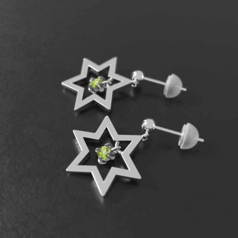 六芒星 8月の誕生石 中サイズ 一粒石 スター ピアス Pt900 ペリドットの画像