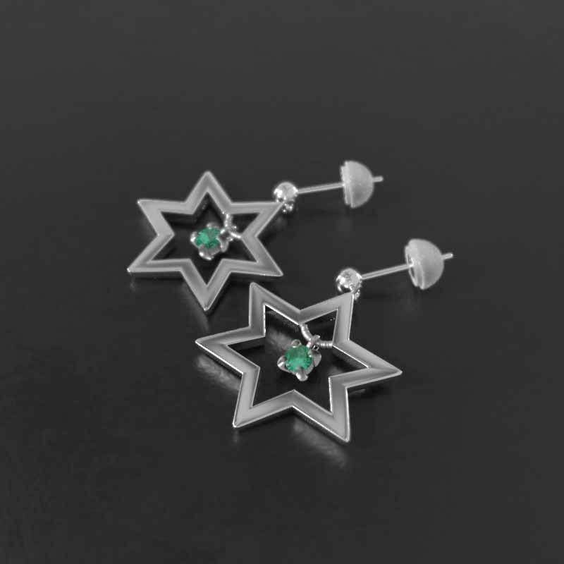 5月の誕生石 エメラルド 六芒星 大サイズ ピアス 一粒石 スター k18ホワイトゴールドの画像