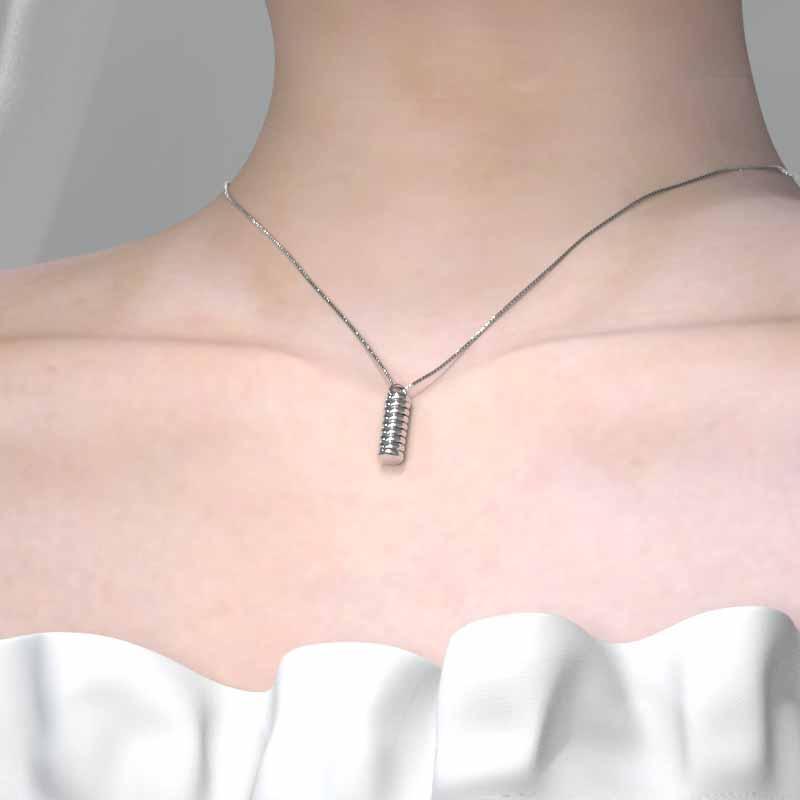ペンダントネックレス シンプル プラチナ900の画像