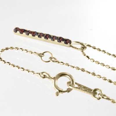 1月誕生石 ガーネット k10イエローゴールド ネックレスジュエリー プレートの画像