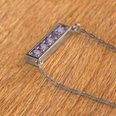 ペンダントネックレス プレート ピンクゴールドk10 ファイブストーン アメジスト(紫水晶) 2月の誕生石の画像